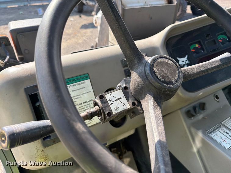 image for item YA4126 2005 Bobcat 5600 utility vehicle