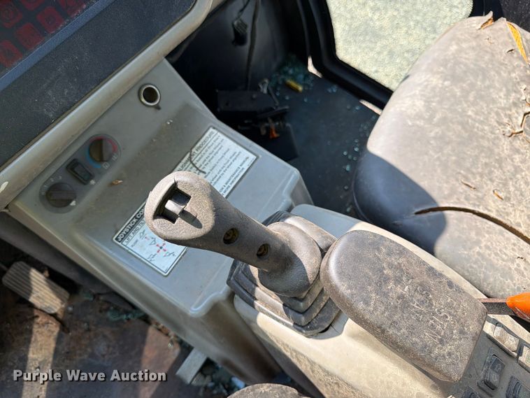 image for item YA4126 2005 Bobcat 5600 utility vehicle