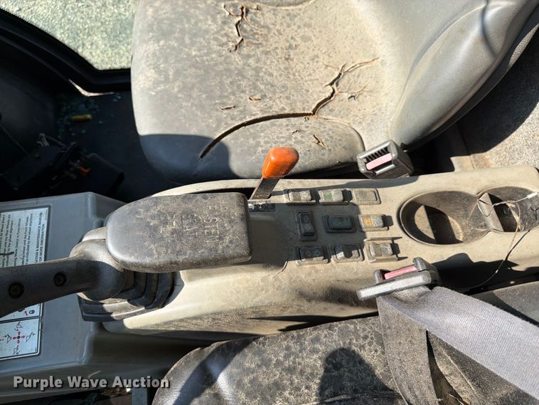 image for item YA4126 2005 Bobcat 5600 utility vehicle