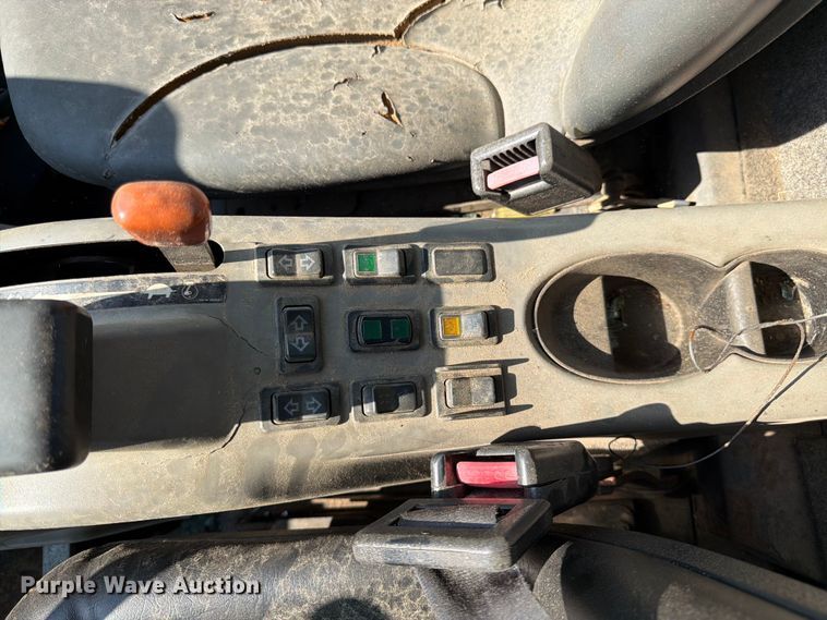 image for item YA4126 2005 Bobcat 5600 utility vehicle