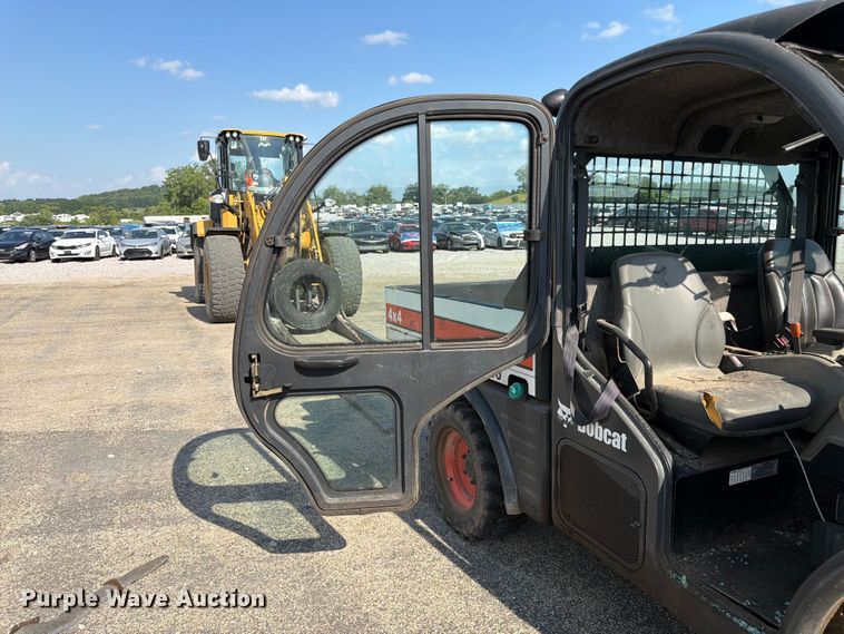 image for item YA4126 2005 Bobcat 5600 utility vehicle