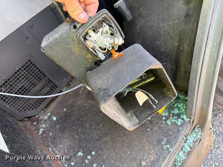 image for item YA4126 2005 Bobcat 5600 utility vehicle