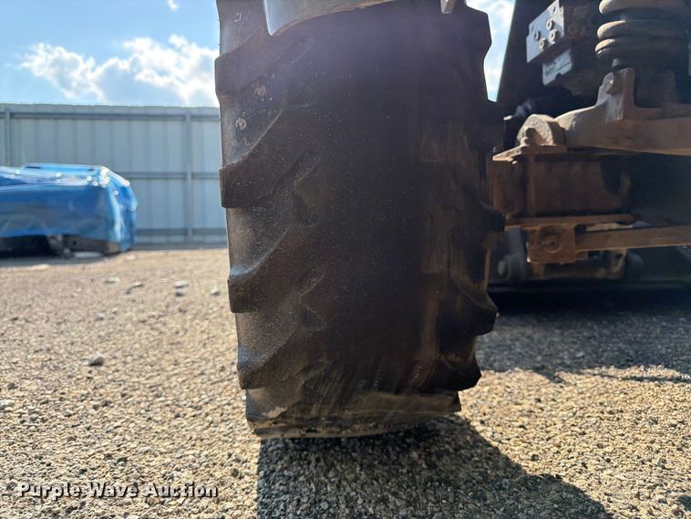 image for item YA4126 2005 Bobcat 5600 utility vehicle