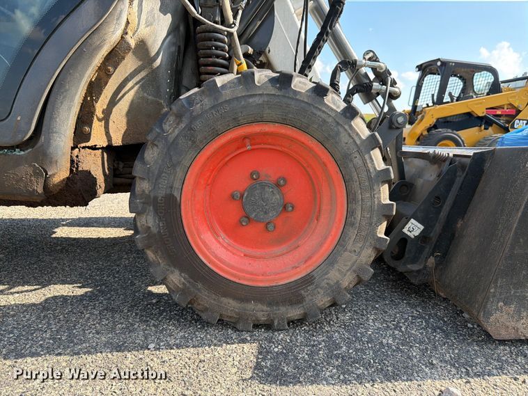 image for item YA4126 2005 Bobcat 5600 utility vehicle
