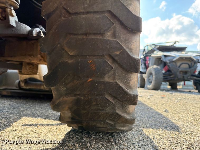 image for item YA4126 2005 Bobcat 5600 utility vehicle