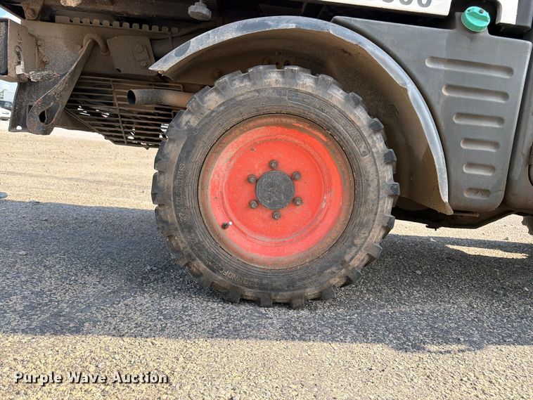 image for item YA4126 2005 Bobcat 5600 utility vehicle