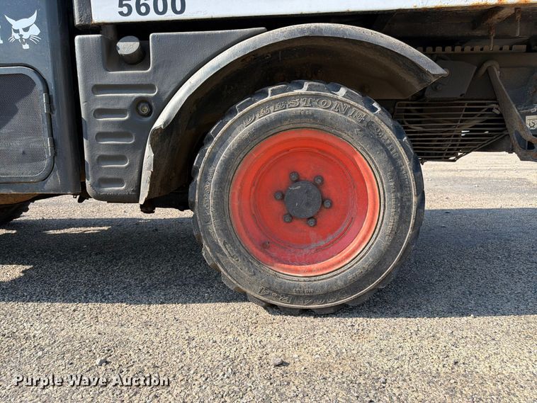 image for item YA4126 2005 Bobcat 5600 utility vehicle