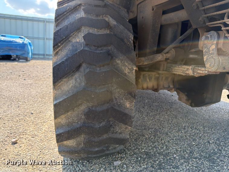 image for item YA4126 2005 Bobcat 5600 utility vehicle