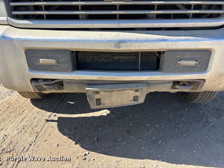 image for item YA4143 2016 Chevrolet Silverado 3500 utility bed pickup truck