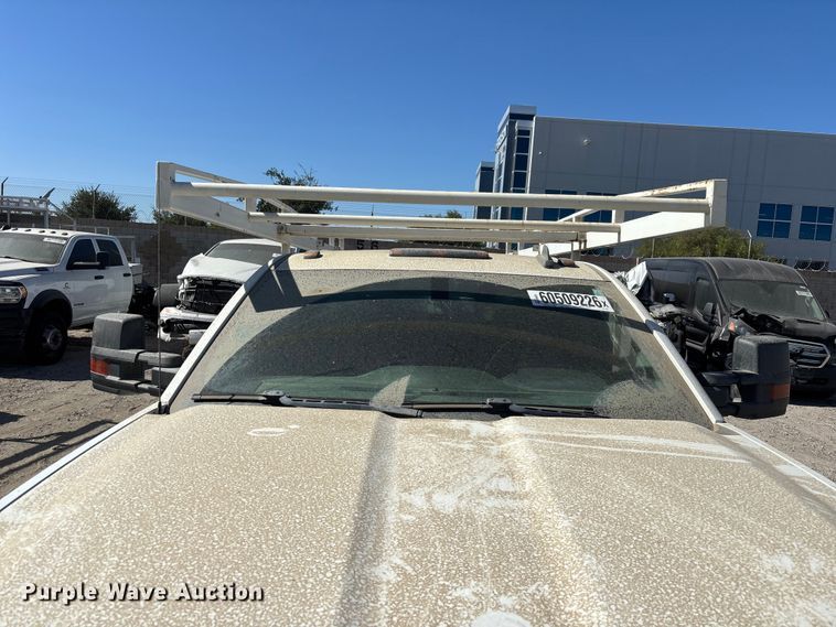 image for item YA4143 2016 Chevrolet Silverado 3500 utility bed pickup truck