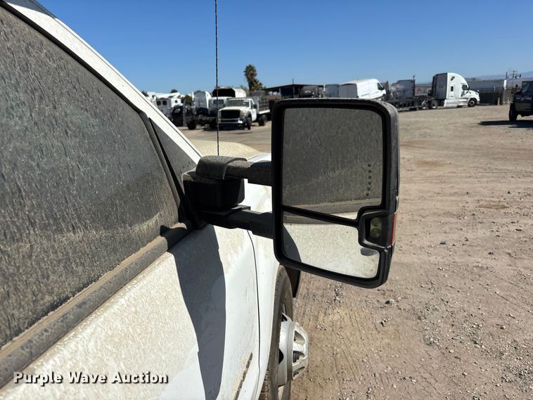 image for item YA4143 2016 Chevrolet Silverado 3500 utility bed pickup truck