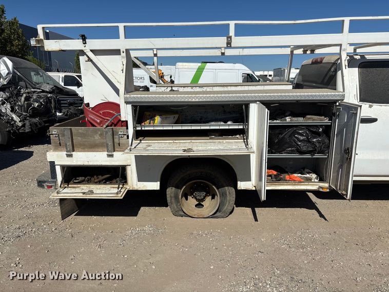 image for item YA4143 2016 Chevrolet Silverado 3500 utility bed pickup truck