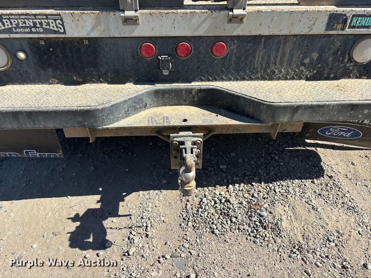 image for item YA4143 2016 Chevrolet Silverado 3500 utility bed pickup truck