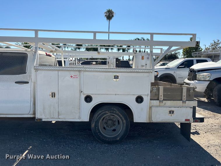 image for item YA4143 2016 Chevrolet Silverado 3500 utility bed pickup truck