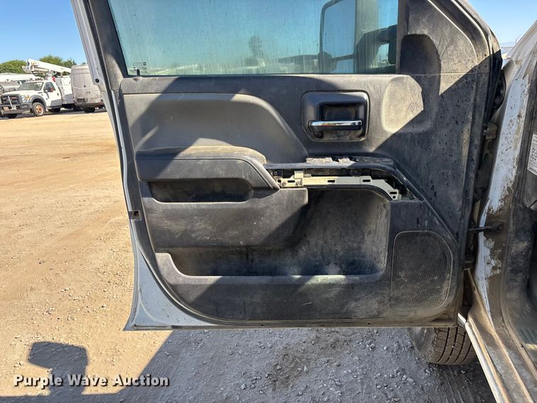 image for item YA4143 2016 Chevrolet Silverado 3500 utility bed pickup truck