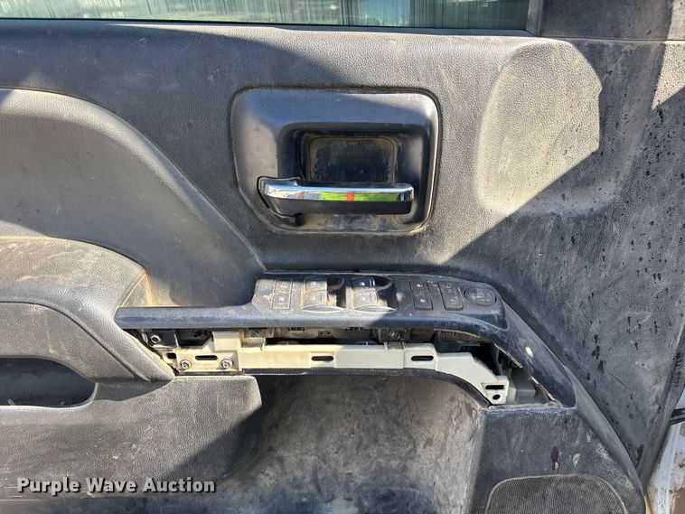 image for item YA4143 2016 Chevrolet Silverado 3500 utility bed pickup truck