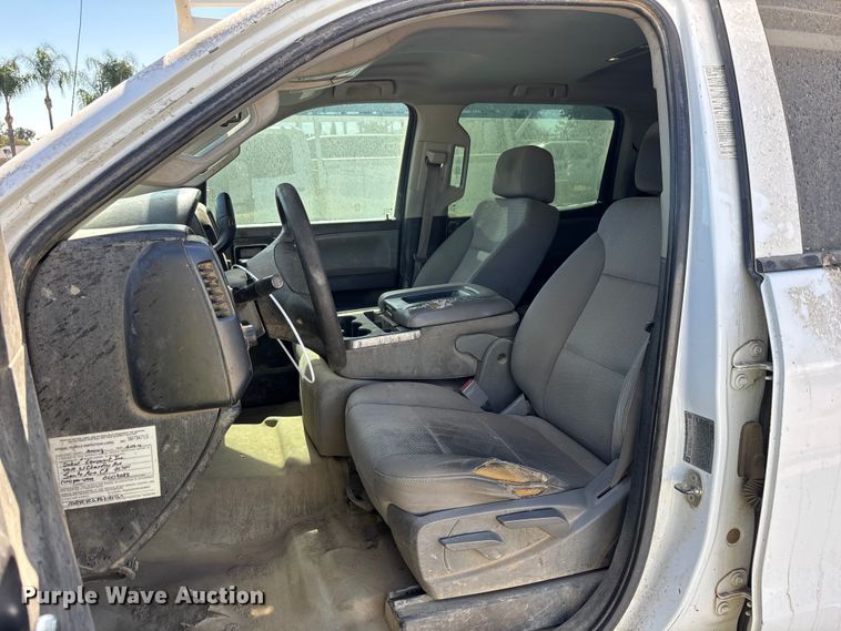 image for item YA4143 2016 Chevrolet Silverado 3500 utility bed pickup truck