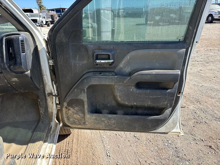 image for item YA4143 2016 Chevrolet Silverado 3500 utility bed pickup truck