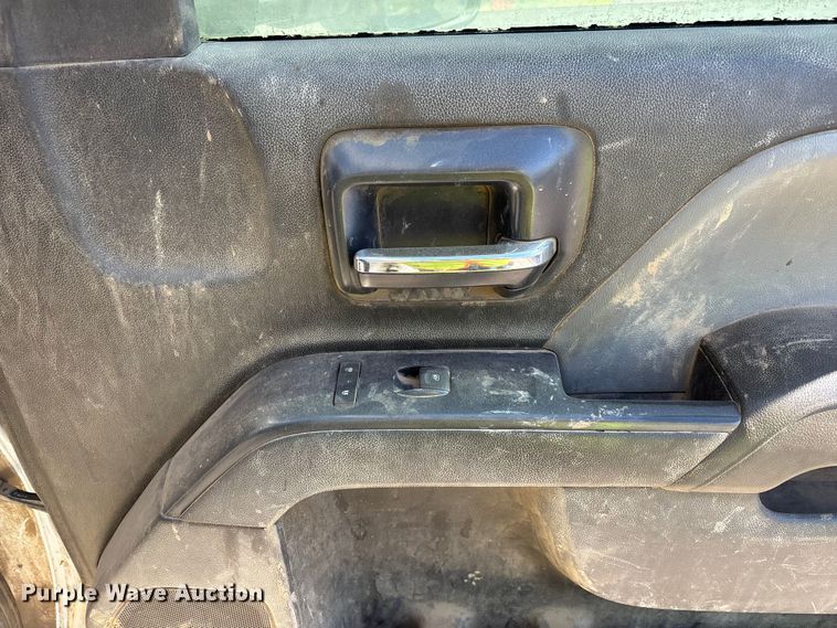 image for item YA4143 2016 Chevrolet Silverado 3500 utility bed pickup truck