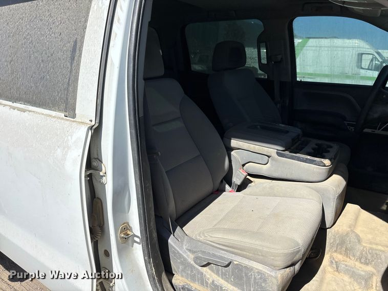 image for item YA4143 2016 Chevrolet Silverado 3500 utility bed pickup truck