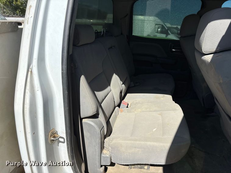 image for item YA4143 2016 Chevrolet Silverado 3500 utility bed pickup truck