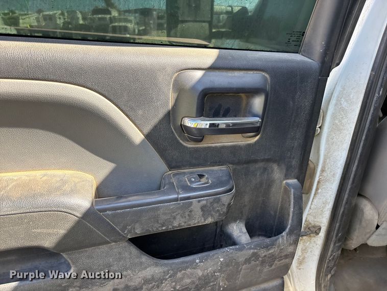 image for item YA4143 2016 Chevrolet Silverado 3500 utility bed pickup truck