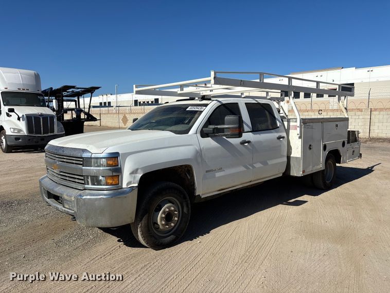 2017 Chevrolet Silverado 3500 utility bed pickup truck