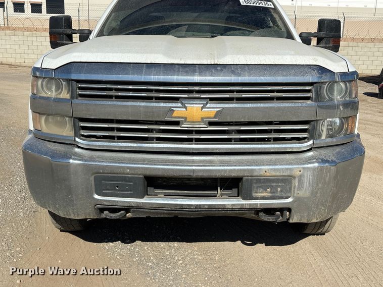 image for item YA4144 2017 Chevrolet Silverado 3500 utility bed pickup truck