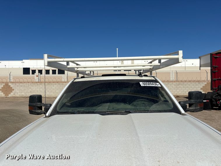 image for item YA4144 2017 Chevrolet Silverado 3500 utility bed pickup truck