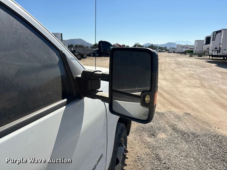image for item YA4144 2017 Chevrolet Silverado 3500 utility bed pickup truck