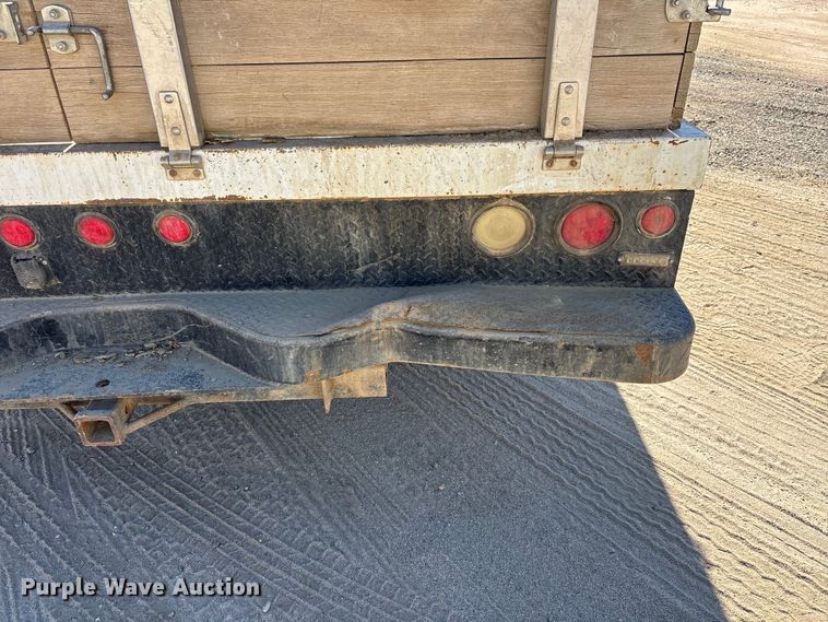 image for item YA4144 2017 Chevrolet Silverado 3500 utility bed pickup truck