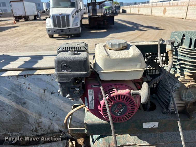 image for item YA4144 2017 Chevrolet Silverado 3500 utility bed pickup truck