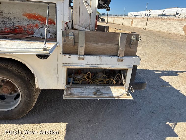 image for item YA4144 2017 Chevrolet Silverado 3500 utility bed pickup truck