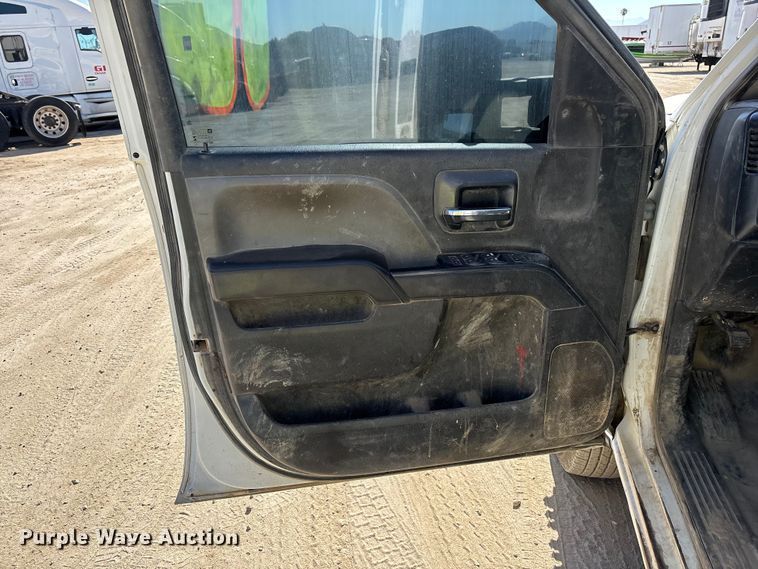 image for item YA4144 2017 Chevrolet Silverado 3500 utility bed pickup truck