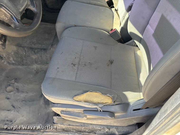 image for item YA4144 2017 Chevrolet Silverado 3500 utility bed pickup truck