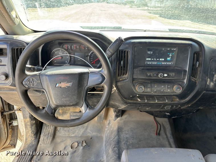 image for item YA4144 2017 Chevrolet Silverado 3500 utility bed pickup truck