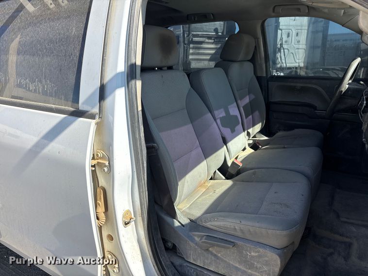 image for item YA4144 2017 Chevrolet Silverado 3500 utility bed pickup truck