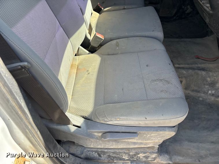 image for item YA4144 2017 Chevrolet Silverado 3500 utility bed pickup truck