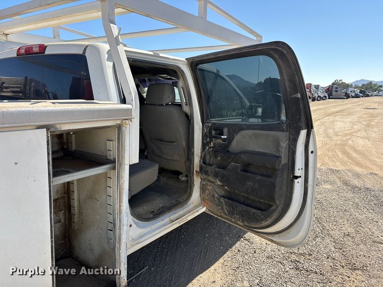 image for item YA4144 2017 Chevrolet Silverado 3500 utility bed pickup truck