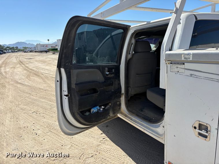 image for item YA4144 2017 Chevrolet Silverado 3500 utility bed pickup truck
