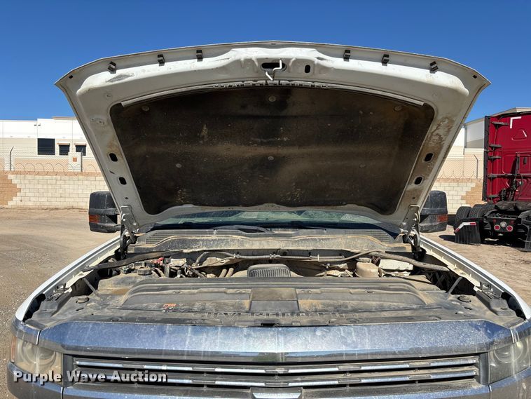 image for item YA4144 2017 Chevrolet Silverado 3500 utility bed pickup truck