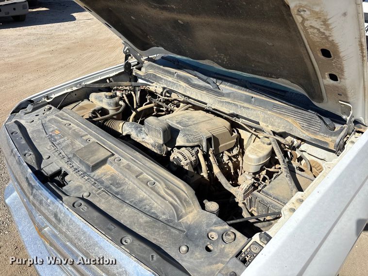 image for item YA4144 2017 Chevrolet Silverado 3500 utility bed pickup truck