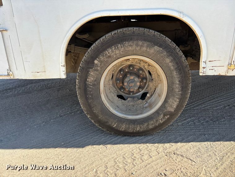 image for item YA4144 2017 Chevrolet Silverado 3500 utility bed pickup truck