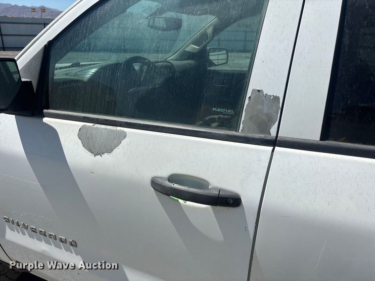 image for item YA4206 2015 Chevrolet Silverado 1500 Crew Cab pickup truck