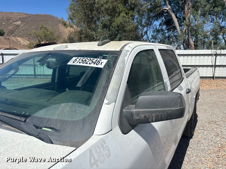 image for item YA4206 2015 Chevrolet Silverado 1500 Crew Cab pickup truck