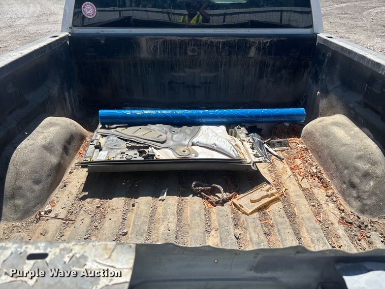 image for item YA4206 2015 Chevrolet Silverado 1500 Crew Cab pickup truck