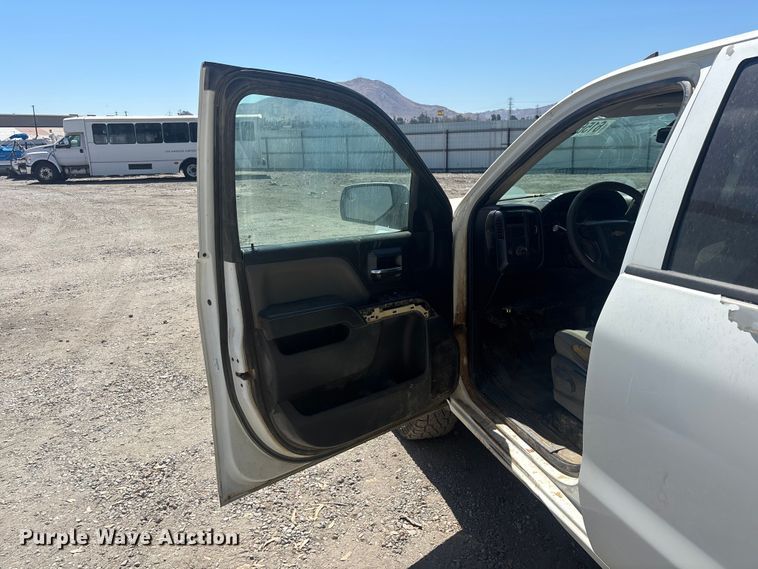 image for item YA4206 2015 Chevrolet Silverado 1500 Crew Cab pickup truck
