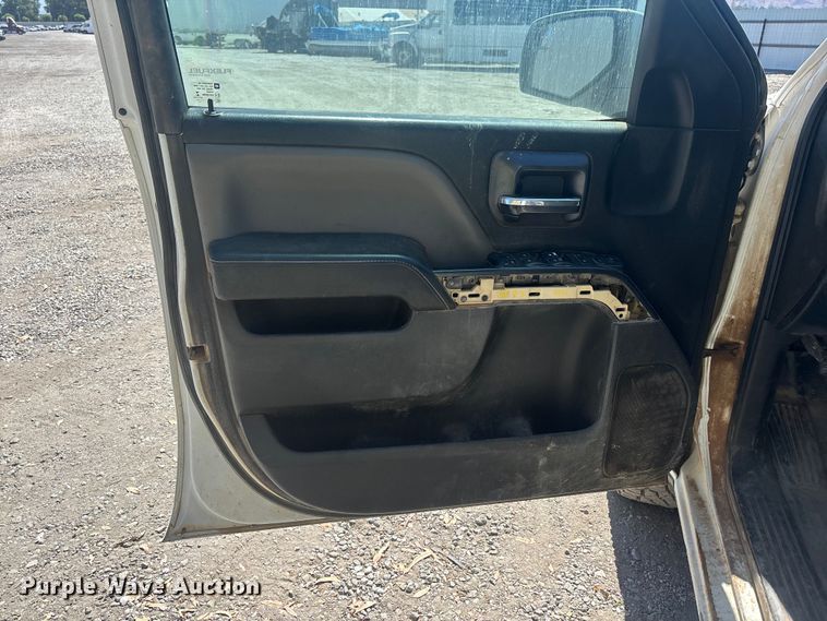 image for item YA4206 2015 Chevrolet Silverado 1500 Crew Cab pickup truck