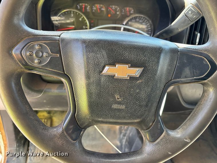 image for item YA4206 2015 Chevrolet Silverado 1500 Crew Cab pickup truck