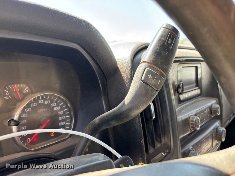 image for item YA4206 2015 Chevrolet Silverado 1500 Crew Cab pickup truck